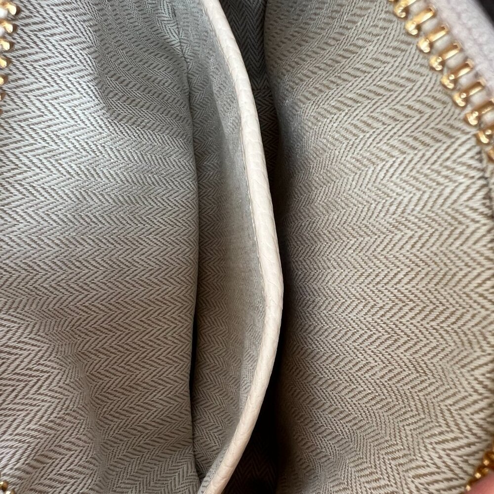 NEW Tory Burch McGraw Leather Camera Bag in Brie/Cream AUTHENTIC - Picture 3 of 5